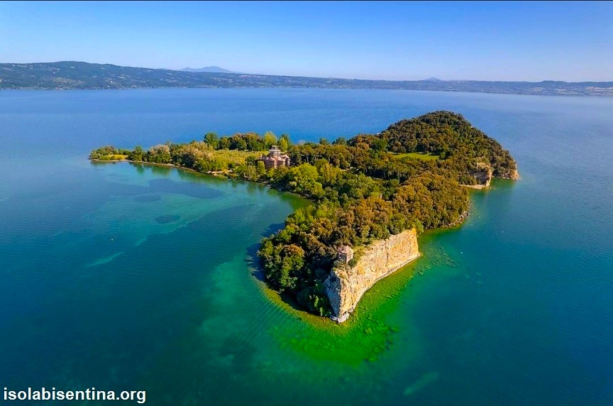 Isola Bisentina nel lago di Bolsena