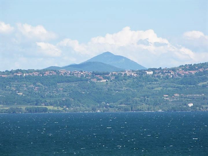 San Lorenzo Nuovo e il Lago di Bolsena