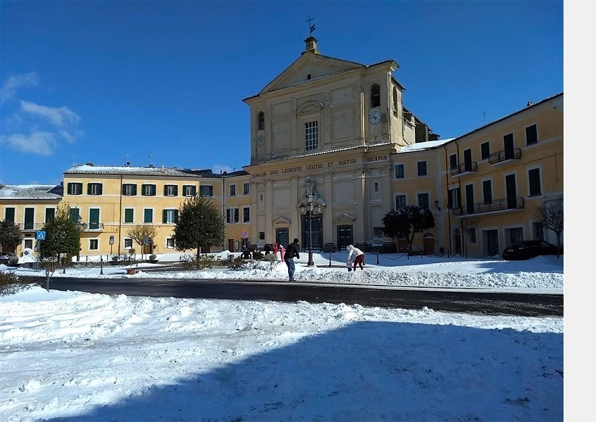 San Lorenzo Nuovo sotto la neve